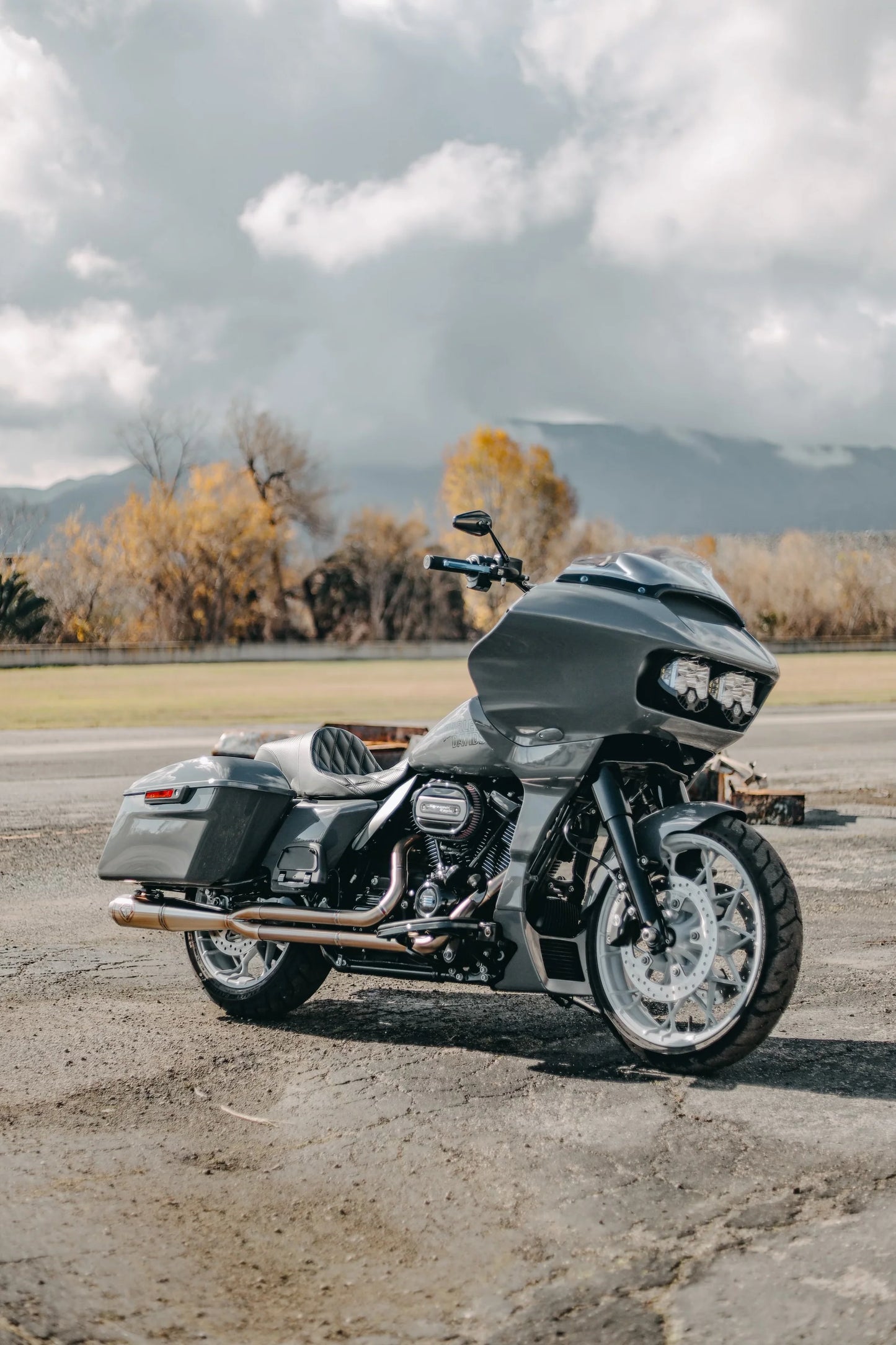 2017-PRESENT M8 Bagger - Full Lenth Turnpike "Works Edition"
