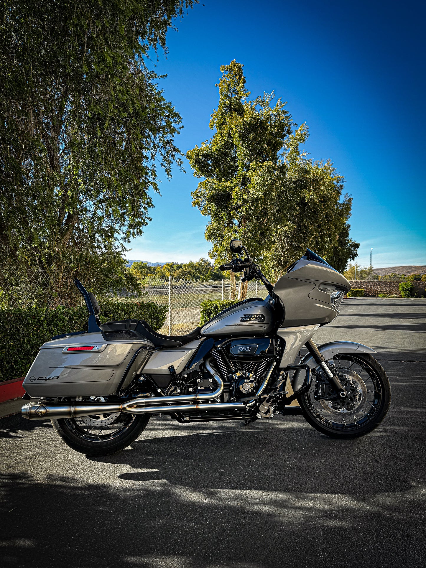 2017-PRESENT M8 BAGGER - FULL LENGTH TURNPIKE